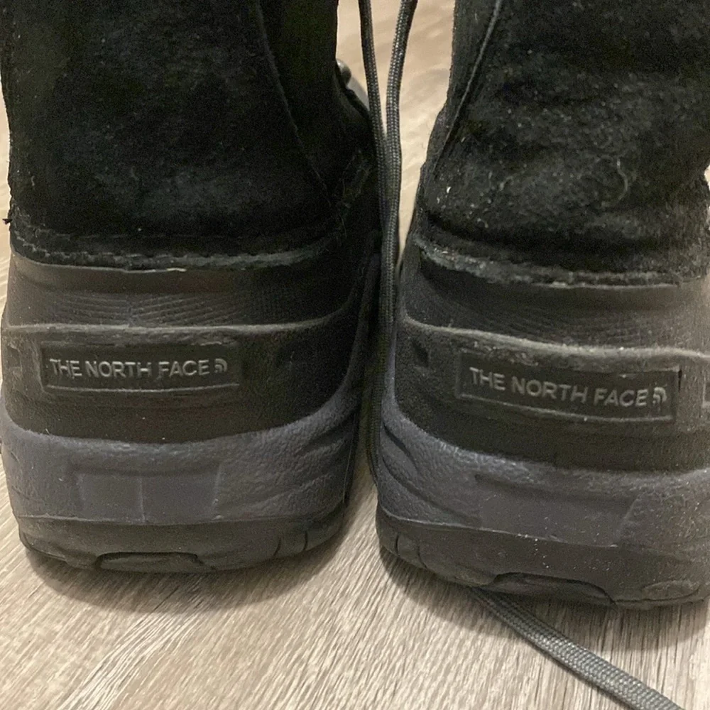 North face snow waterproof boots size 4